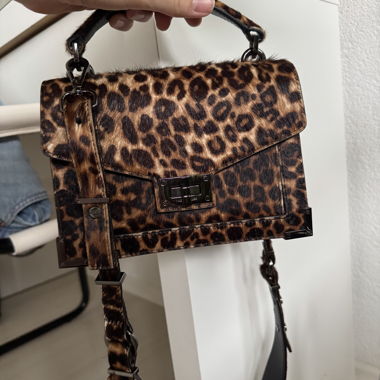 Sac à main léopard The Kooples 