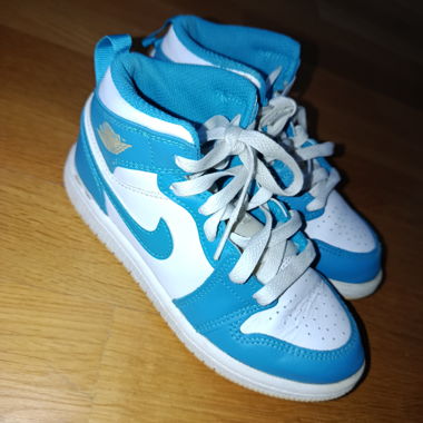 Air Jordan 1 Mid Blue/White