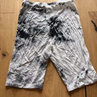 Pantaloncini tie-dye per bambini