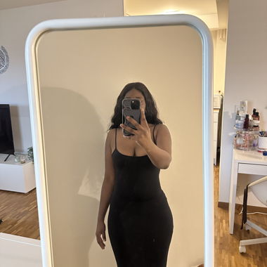 Robe longue noire moulante