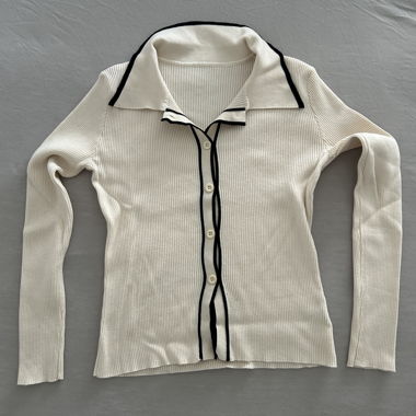 Cardigan beige con colletto - stile Old Money