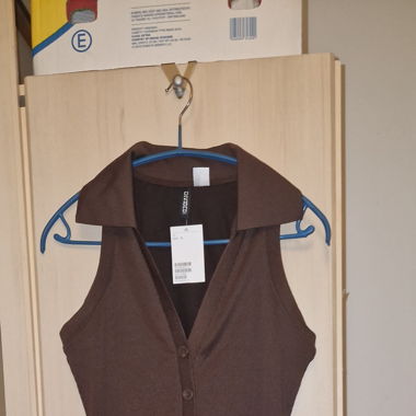 Robe H&M neuve et brune col V