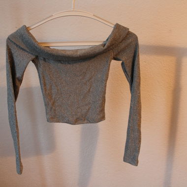 Off-shoulder glitter T-shirt