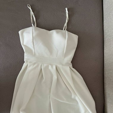 weisses Kleid