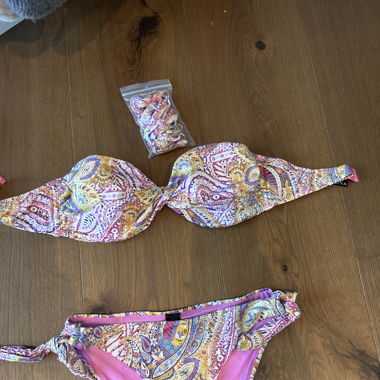 Beldons Bikini