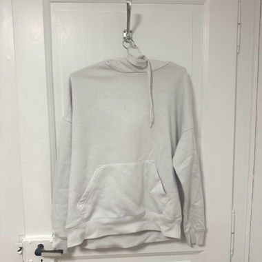 weisser Kapuzenpullover