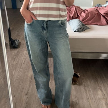 Wide leg jeans