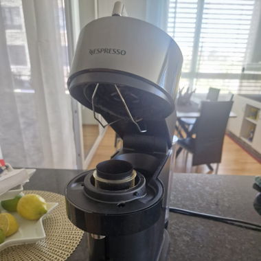 NESPRESSO VERTUO KAFFEEMASCHINE – WIE NEU!