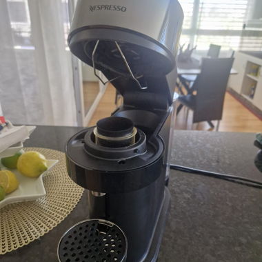 NESPRESSO VERTUO KAFFEEMASCHINE – WIE NEU!
