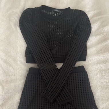 Long sleeve crop-top and short set