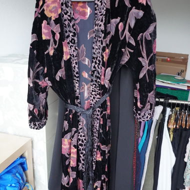 Kimono en velours avec motif floral