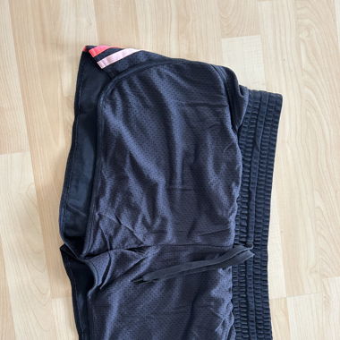 Kurze Trainerhose von Adidas