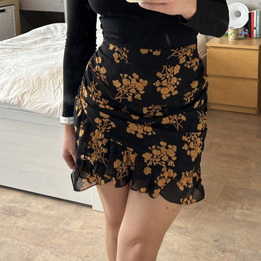 Floral ruched skirt