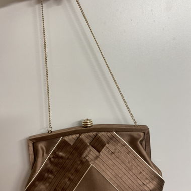 Clutch in raso color bronzo