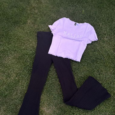 T-shirt mit Hose
