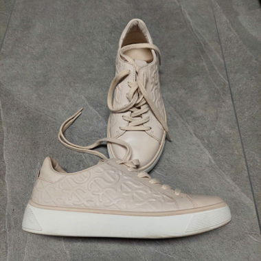 Baskets beige