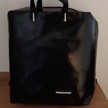 Freitag RF201 PETE, schwarz glänzend