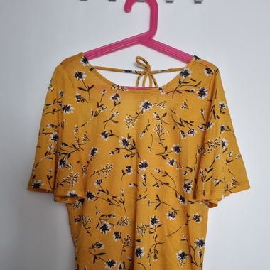 Gelbes T-Shirt