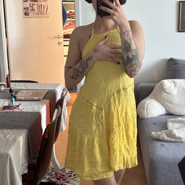 Yellow dress 