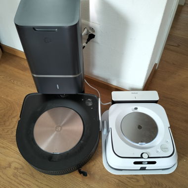 2 high-quality wet and dry vacuum robots 