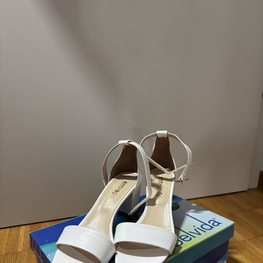 Sandales à talons blanche NEUVES