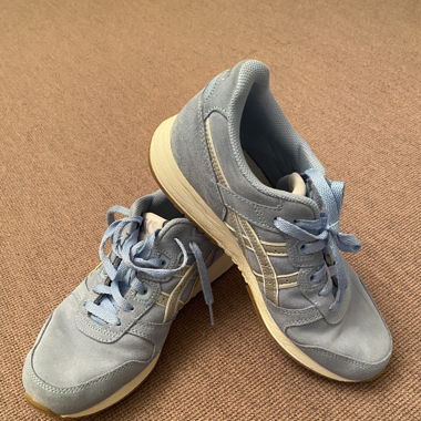 Asics Hallenschuhe