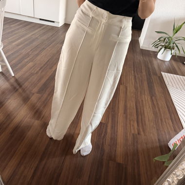 Pantaloni bianchi eleganti