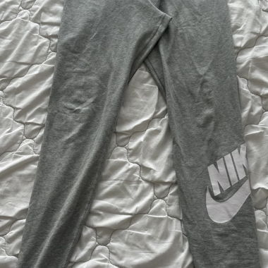 Nike Leggings in Grau
