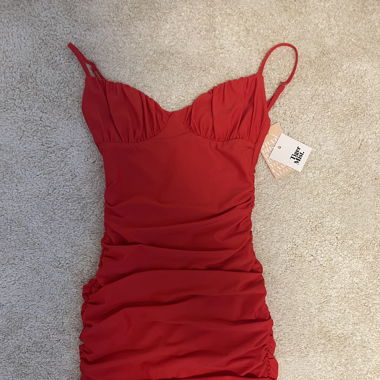 Robe courte rouge 