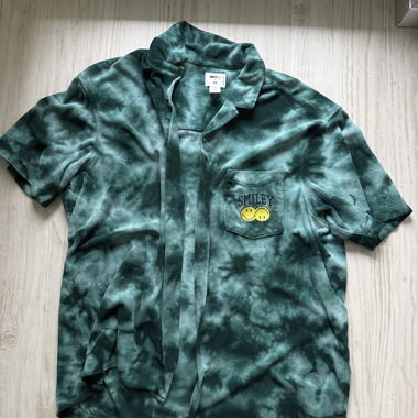 H&M Smiley Tie Dye Shirt, Size M, Green