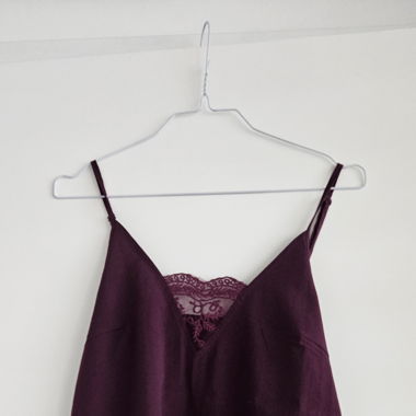 Burgundy Lace Top // M