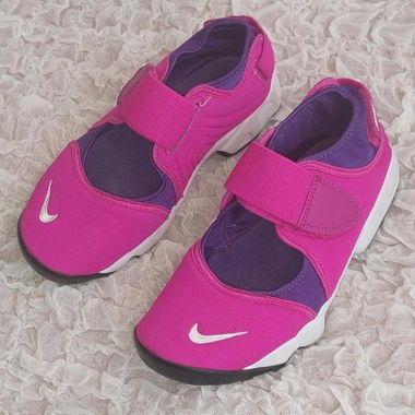 PINK NIKE AIR RIFT
