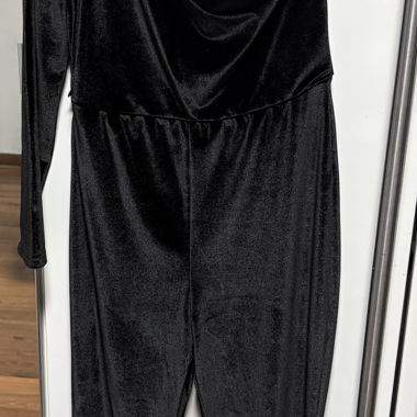 Schwarzer Velvet Jumpsuit