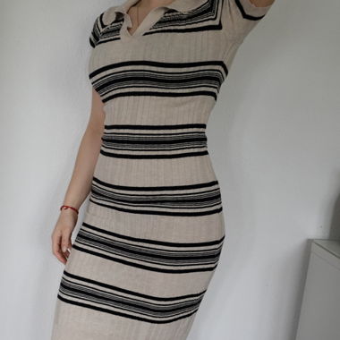 Abito midi beige a coste con righe