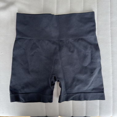 High-waist grey shorts