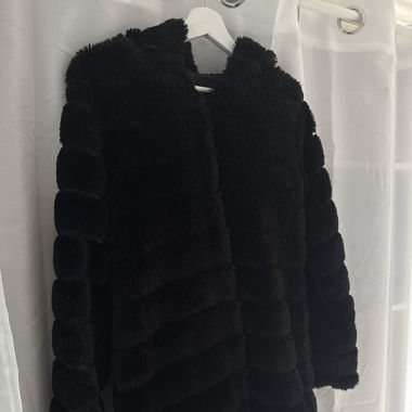 Veste en fourrure noire 