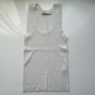 Top a coste Zara senza maniche