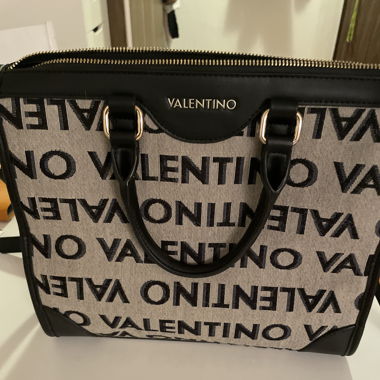 Handtasche