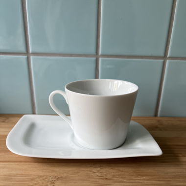 4 cup with dishes 