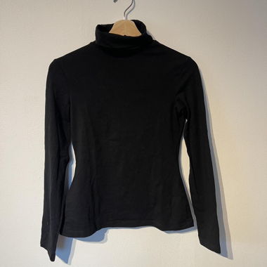 Black long-sleeve turtleneck sweater