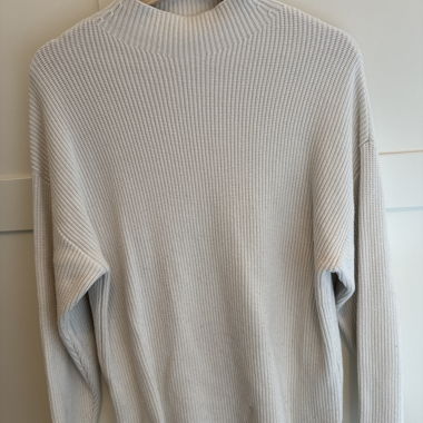 Maglione panna a collo alto