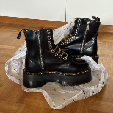 Dr. Martens Jadon Max