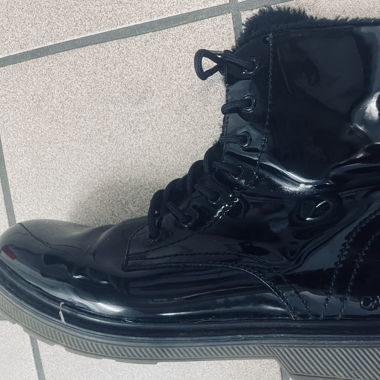 Bottes en vernis noires Catwalk