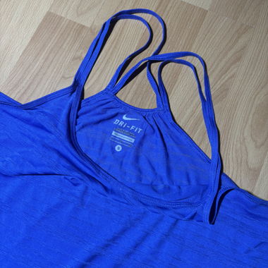 Top sportivo Nike Dri-FIT blu