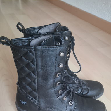 Ankle boots 
