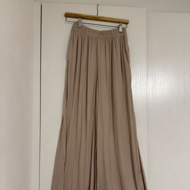 Pantalon large Zara fluide et élégant beige XS