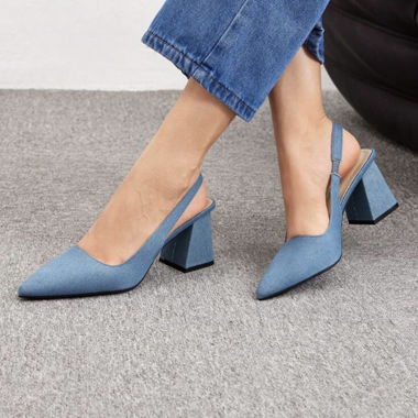 Décolleté slingback in denim