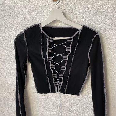 longsleve laced top