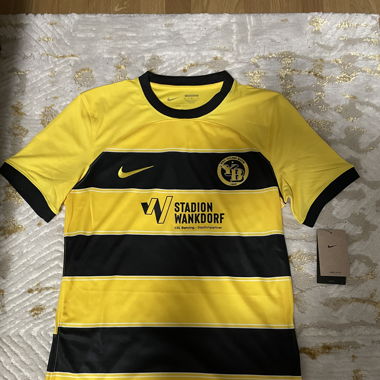 YB Trikot