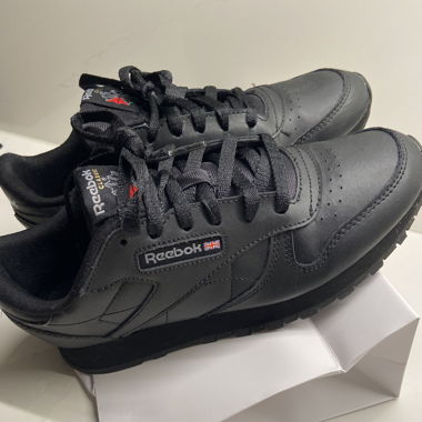 Reebok Classic in 38